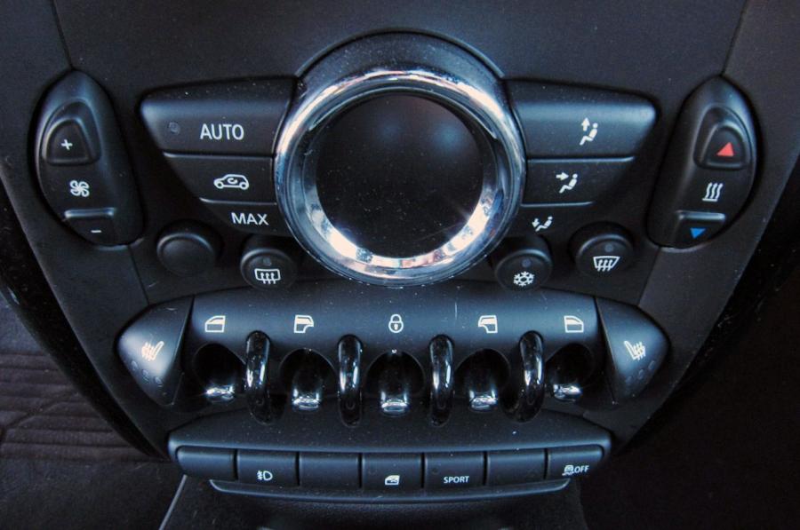  Mini Cooper S Countryman All4 2011 года  (фото 18 из 44)